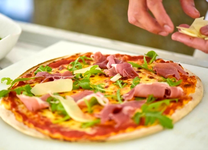 肯尼呼拉岛|卡努呼拉 Kanuhura Maldives,dining时间( 午餐：11:30到16:00 & 晚餐：19:00到22:30 )美食攻略 Bottega Restaurant--Bottega 岛屿餐厅 ，方便大家选岛（海岸线假期一级代理提供），海岛马尔代夫maldives